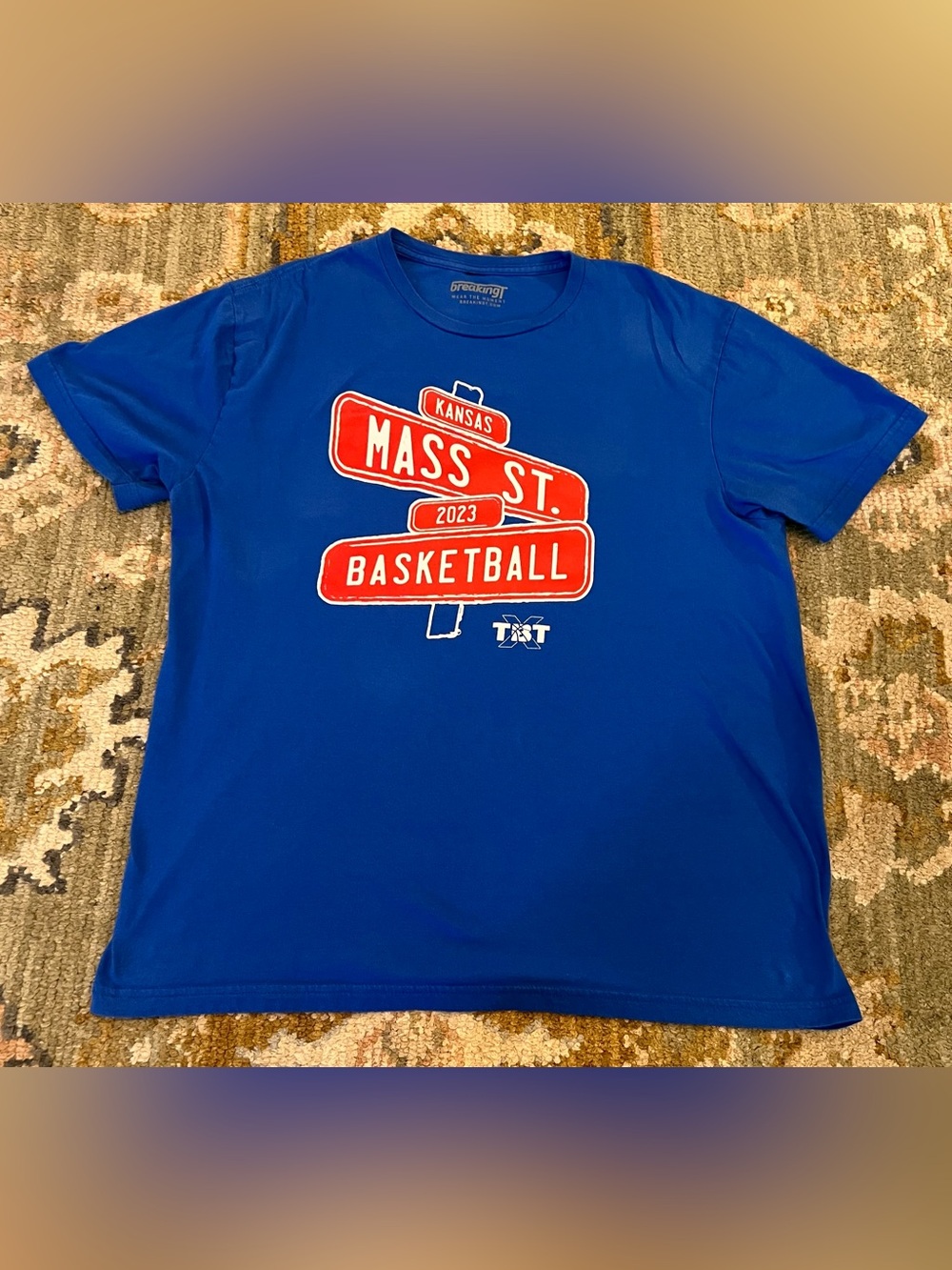 Kansas Jayhawks TBT Breaking T 2023 Shirt Men’s Size Medium Color Blue